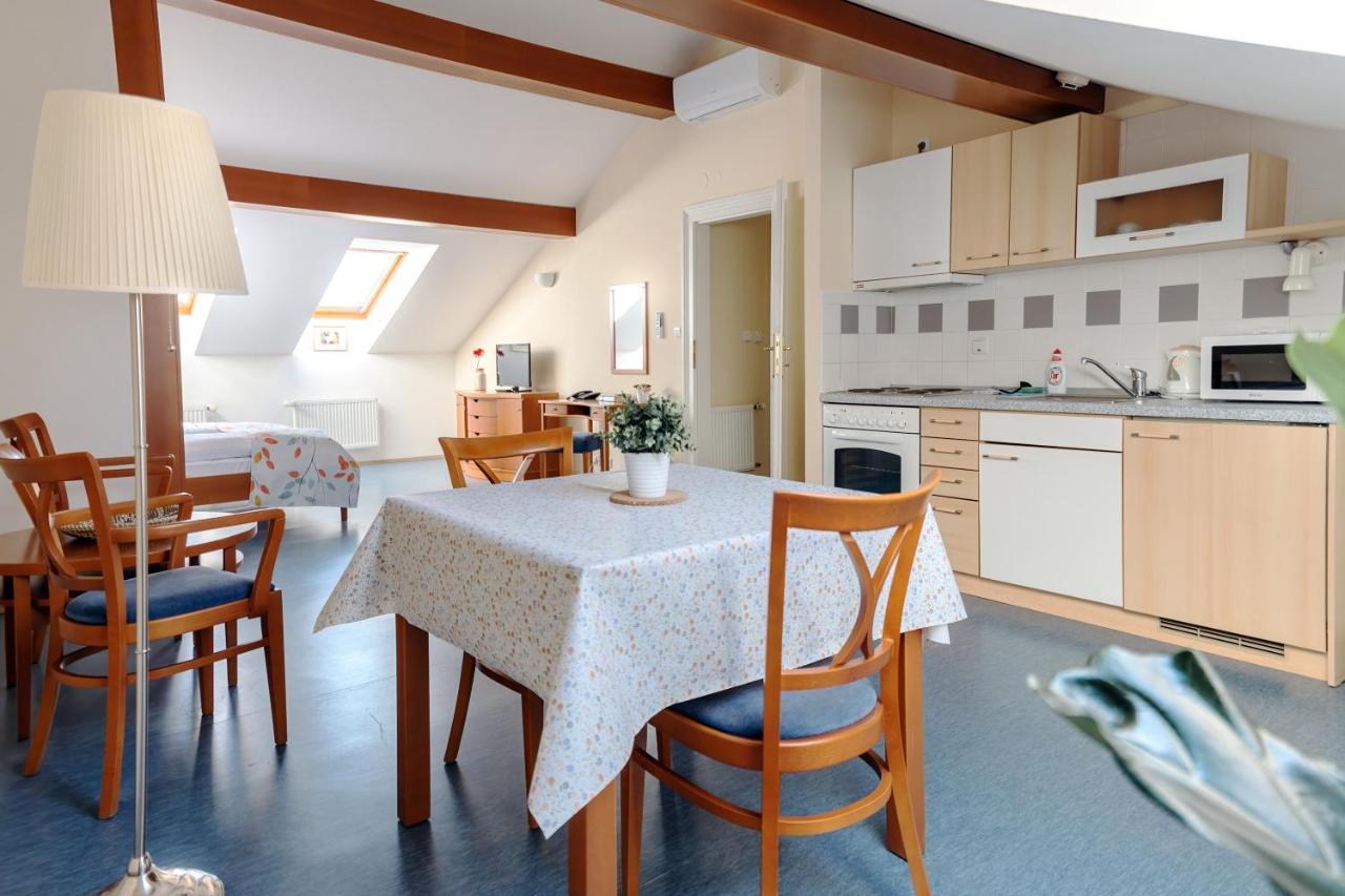 Sibelius Apartments Prague Extérieur photo